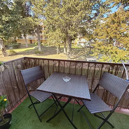 Dans Station Thermale, Dans Avec Ascenseur Апартаменты